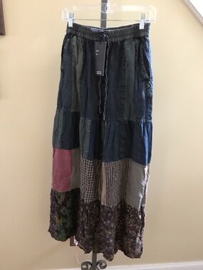 YOUNG THREADS NWT Pants Denim Plaid Neutral Colors Size Small